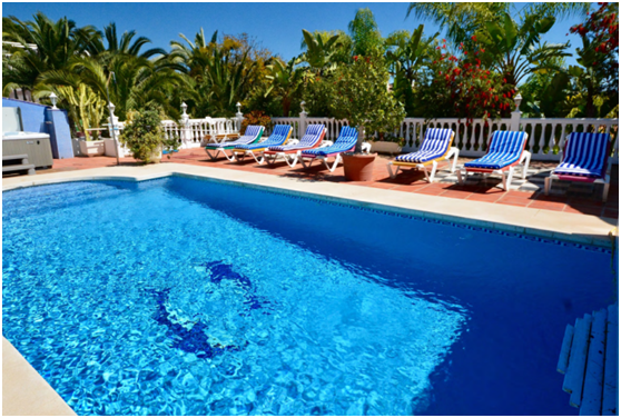 戶外游泳池 戶外游泳池