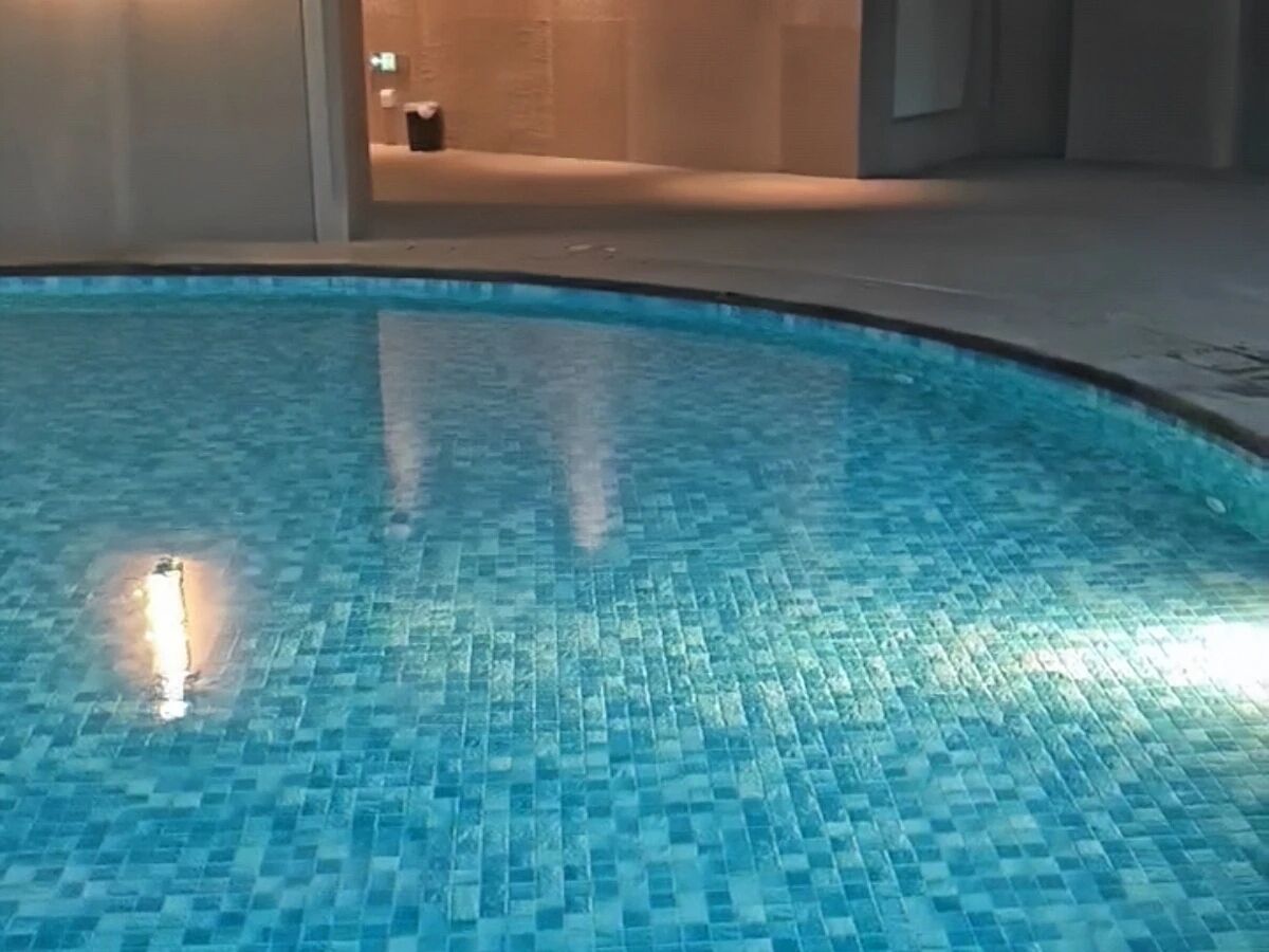 別墅游泳池建造,別墅游泳池建設(shè),別墅游泳池水處理設(shè)備